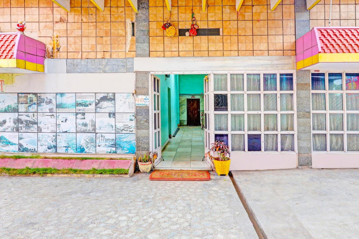 Hotel O Gajuwaka Near kurmanpalem Formerly SBT, India