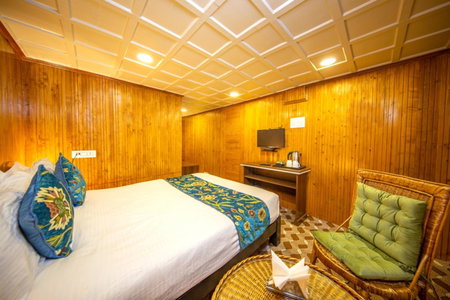 Gulmarg Ski Hill Resort, Gulmarg, India
