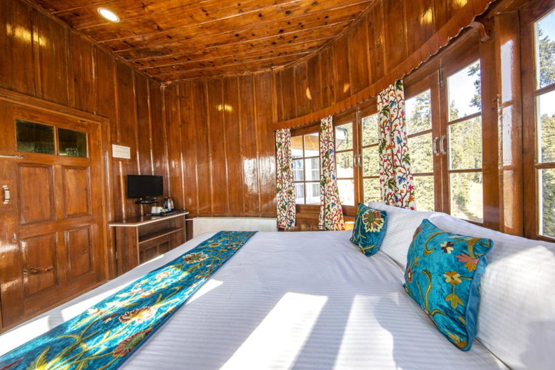 Gulmarg Ski Hill Resort, Gulmarg, India