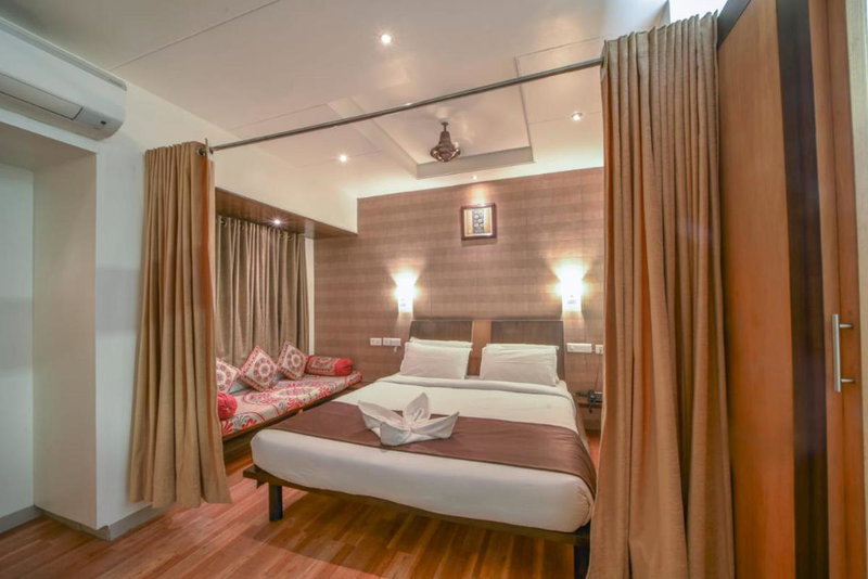 Hotel Orient Crown, Kolhapur, Kolhapur, India