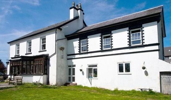 Llanwrtyd Hall B&B Angelis Holistic Retreat, United Kingdom