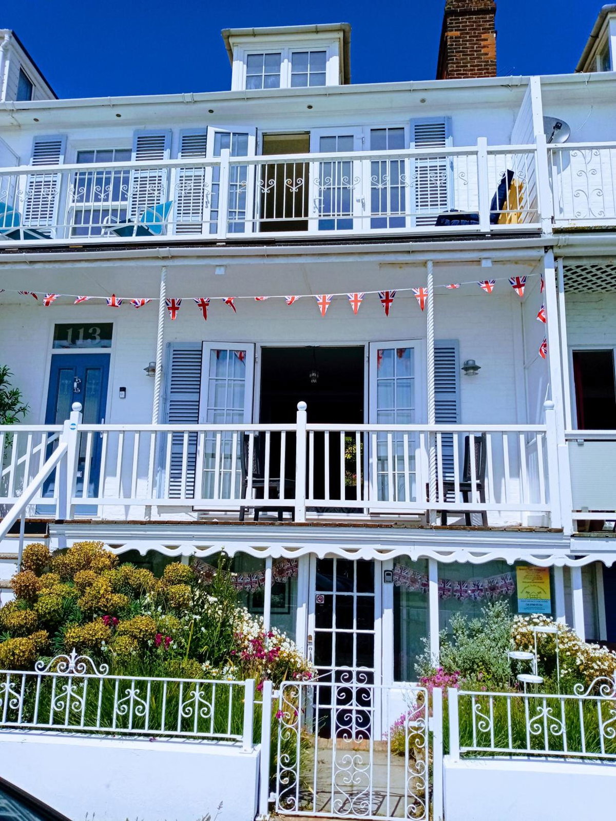 Beachfront Studio Apartment, United Kingdom