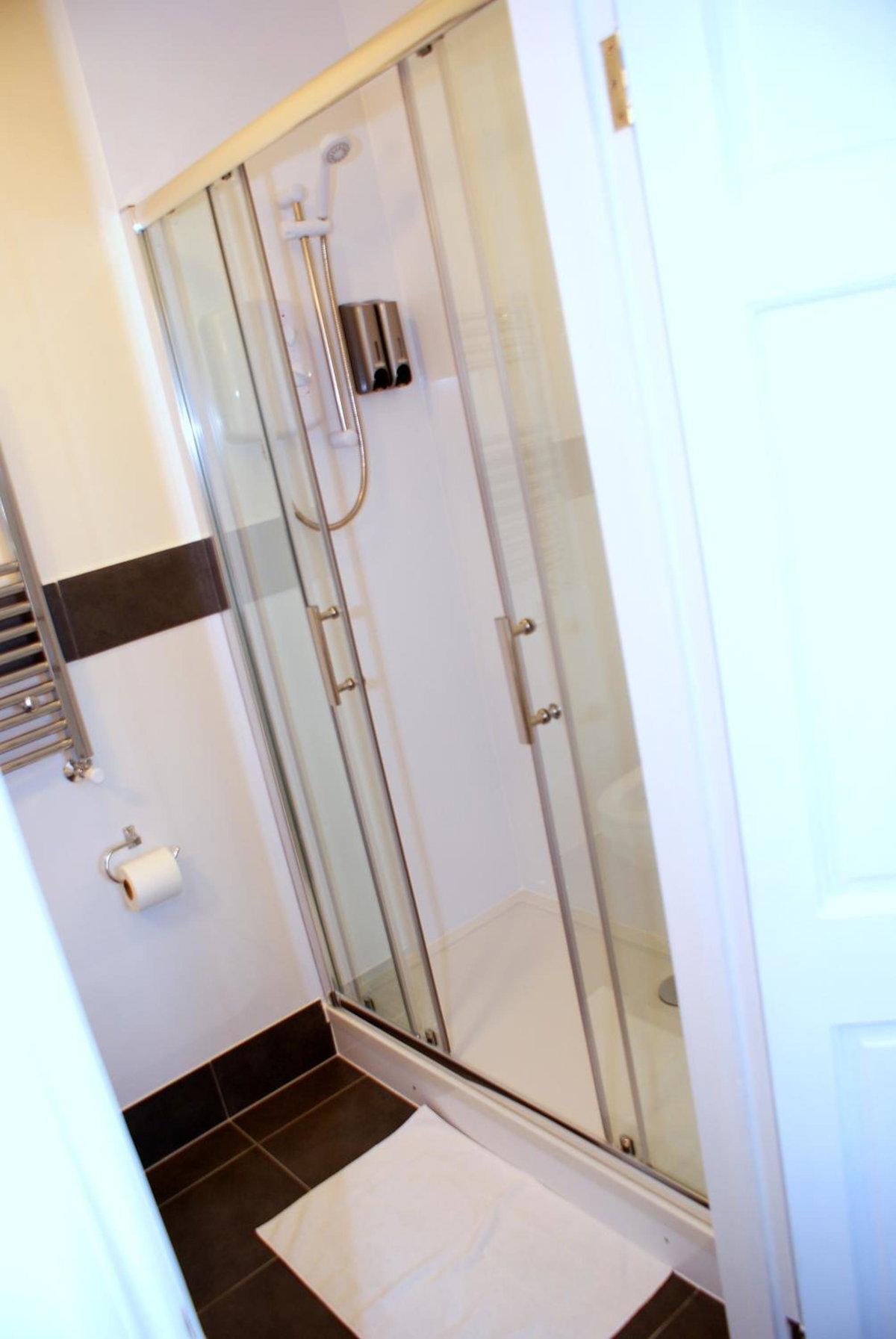 Hotel · The Hindes Hotel, Harrow