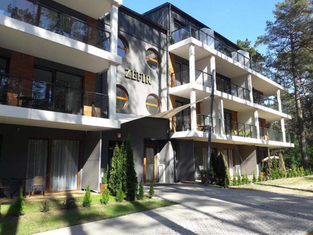 Apartament nad jeziorem , ZEFIR, Polonia