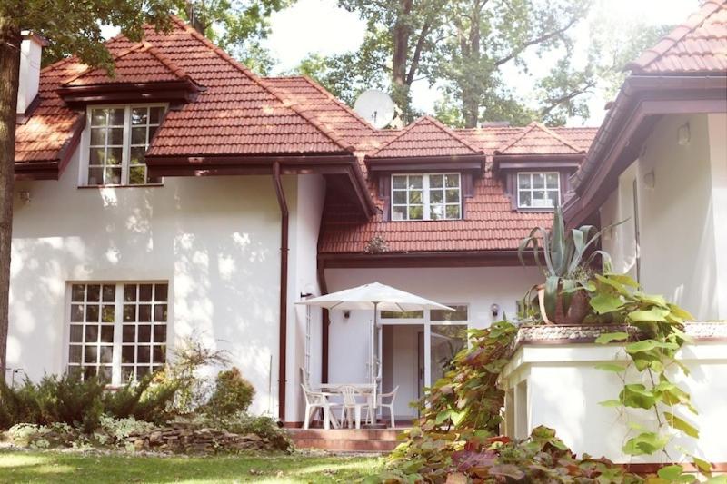 Hotel · Krzysin, Podkowa Leśna