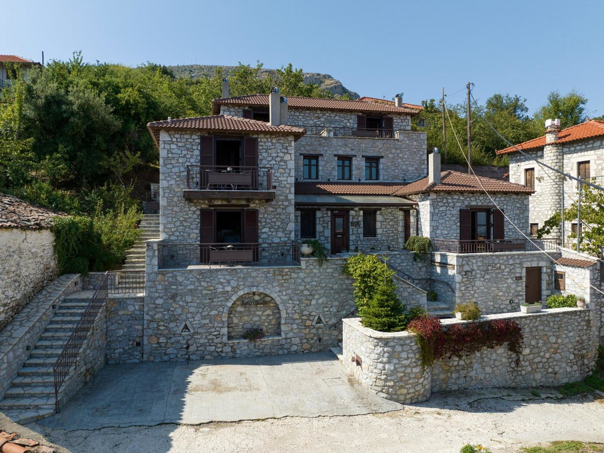Hotel · Erasmion, Áno Dholianá