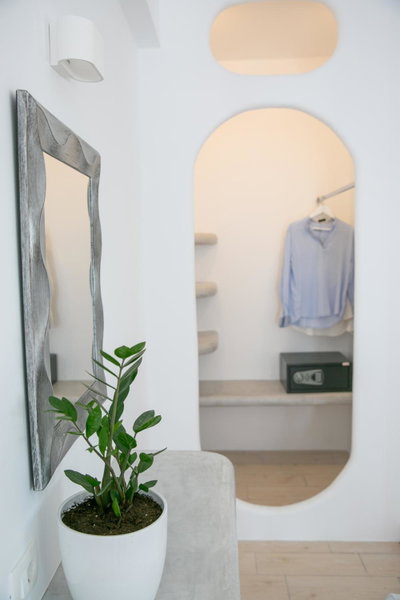 Sensia Luxury Apartment with Hot tub, Oia, Greece