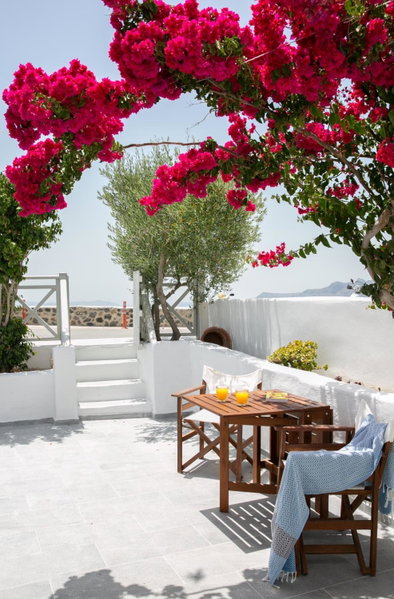 Sensia Luxury Apartment with Hot tub, Oia, Greece