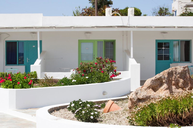 Parasporos Village, Adamas, Greece