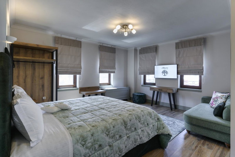 Álbero Hotel, Perama, Greece