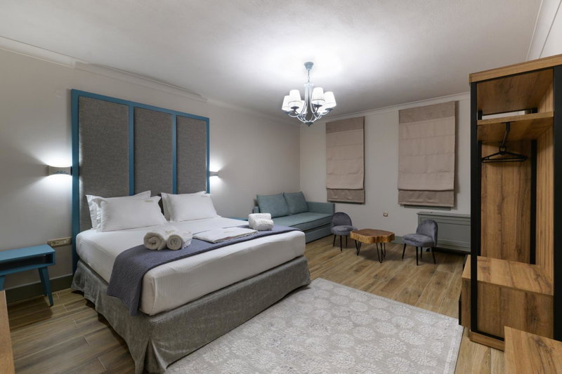 Álbero Hotel, Perama, Greece