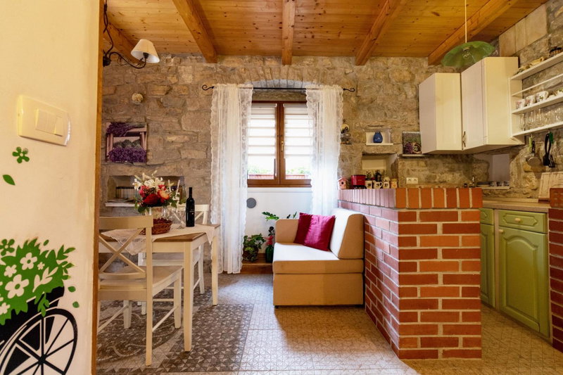 Apartment Tara, Kaštela, Croatia