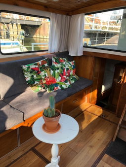 Boot & Breakfast - slapen op het water, Enkhuizen, The Netherlands