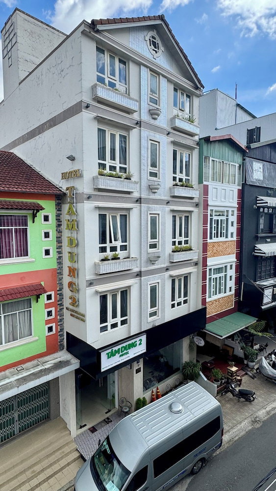 Khách san Tam Dung 2, Vietnam