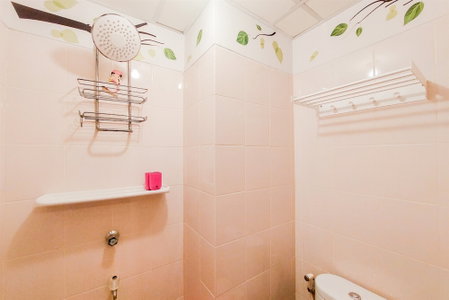 Best Deal And Restful Studio At Serpong Greenview Apartment, South Tangerang, Indonesia