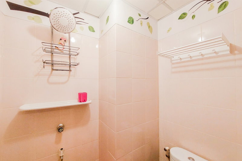 Best Deal And Restful Studio At Serpong Greenview Apartment, South Tangerang, Indonesia