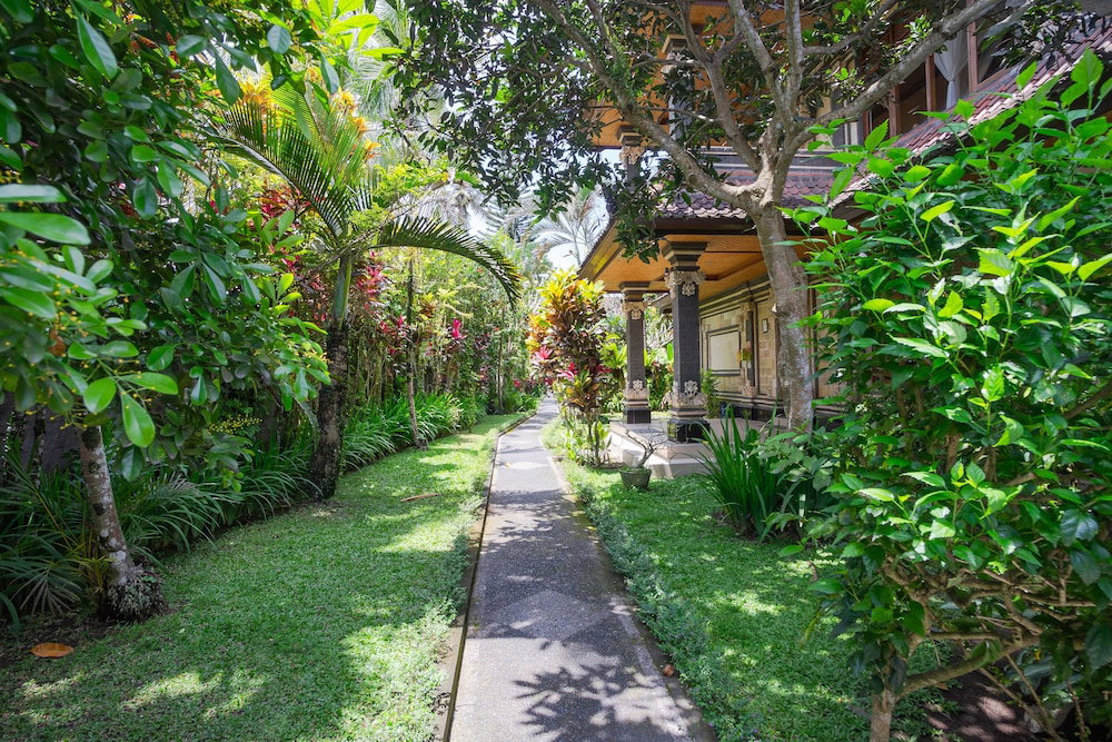 Villa Agung Khalia, Indonesia