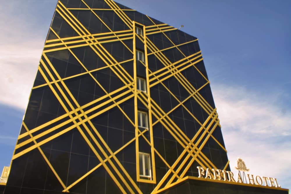 Fahira Hotel Syariah Padang, Indonesia