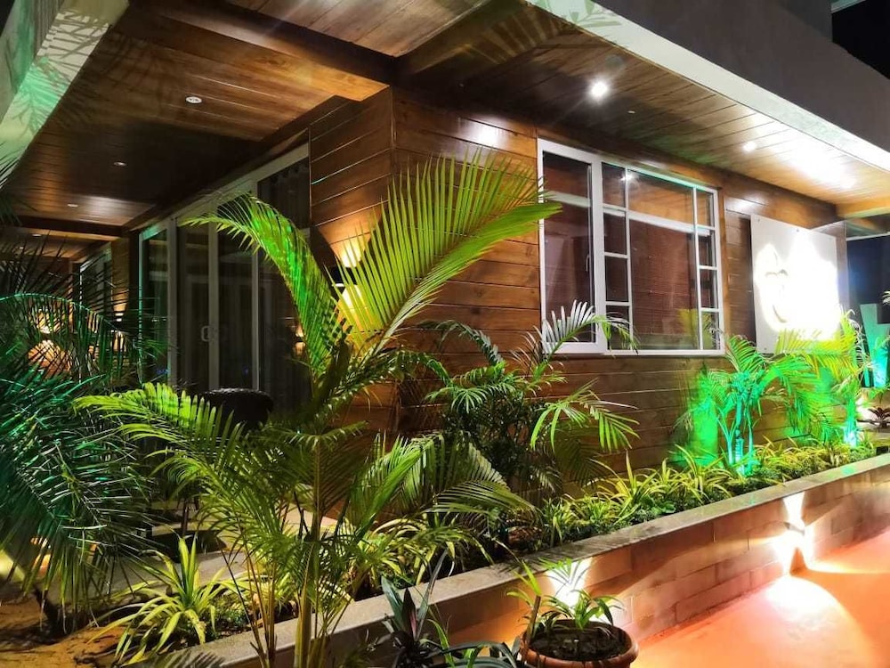 Shivers Oasis Luxury rooms, India