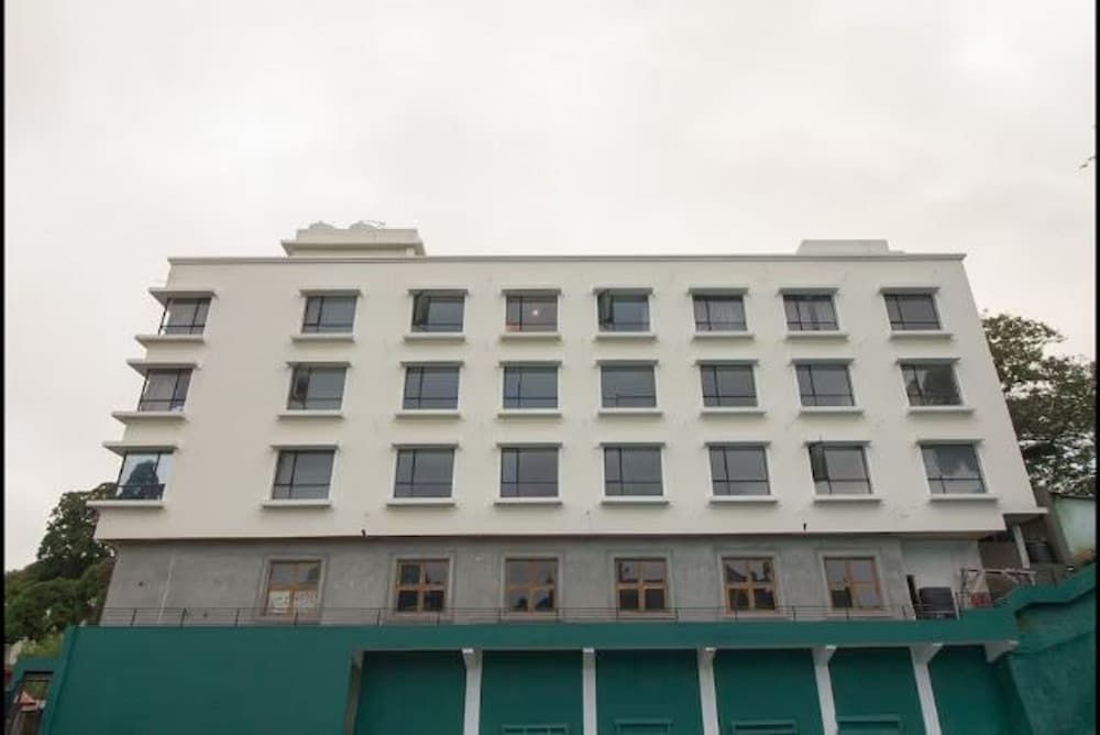 Hotel · Yashshree Sanderling Mall Road, Darjeeling