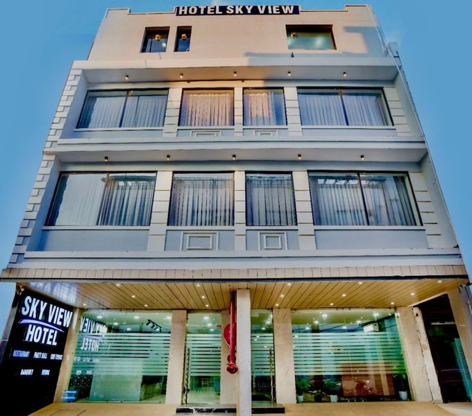 Hotel Sky View - Zirakpur, Chandigarh, Dera Bassi, India