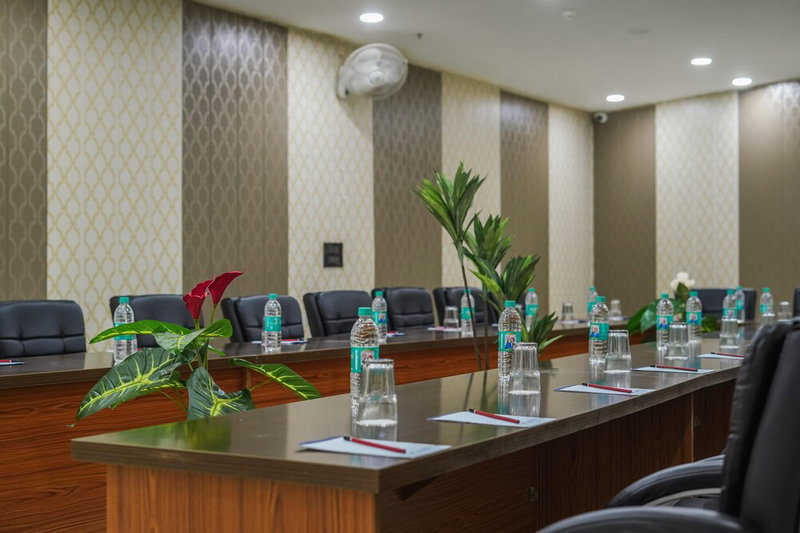Hotel Sky View - Zirakpur, Chandigarh, Dera Bassi, India