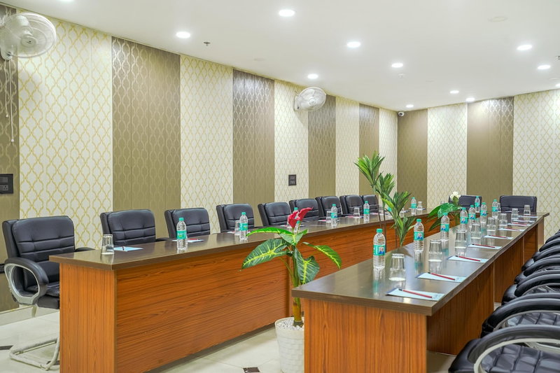 Hotel Sky View - Zirakpur, Chandigarh, Dera Bassi, India