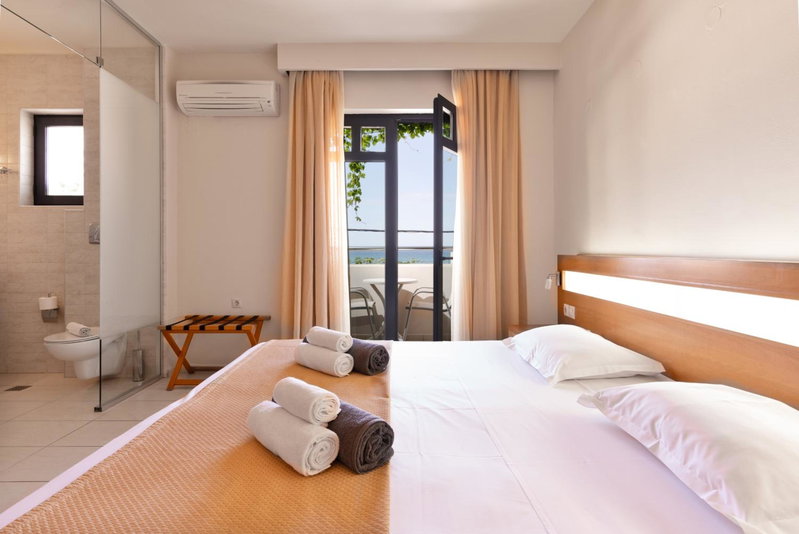 Eva Bay Hotel On The Beach - Adults Only, Adelianos Kampos, Greece