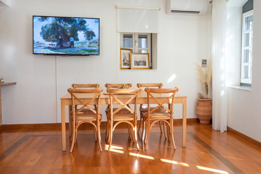 Naias Aegina, Sea-front apartment 95 sqm, Aegina Town, Greece
