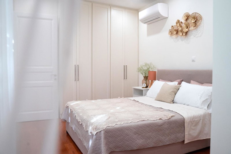Naias Aegina, Sea-front apartment 95 sqm, Aegina Town, Greece