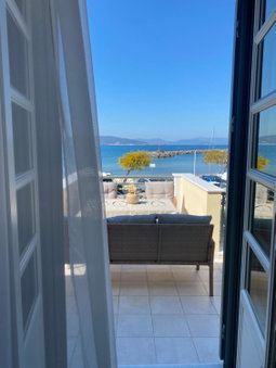 Naias Aegina, Sea-front apartment 95 sqm, Aegina Town, Greece