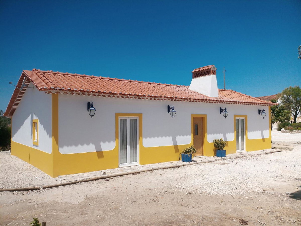 Hotel · Glamping Turquesa, feel and relax in a wood house, Corredoura