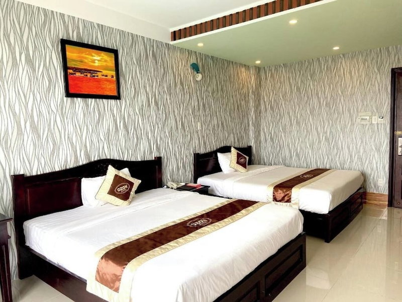 Ozon Hotel, Nam Can, Vietnam