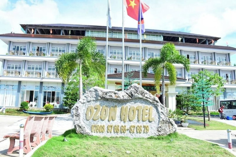 Ozon Hotel, Nam Can, Vietnam