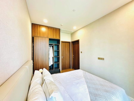 Metropole The Crest Thu Thiem Apartment, Thu Duc, Vietnam