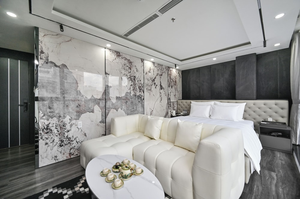 Accord Hotel Binh Tan, Viêt Nam