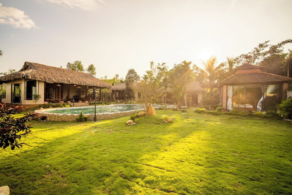 Lá Retreat, Viêt Nam