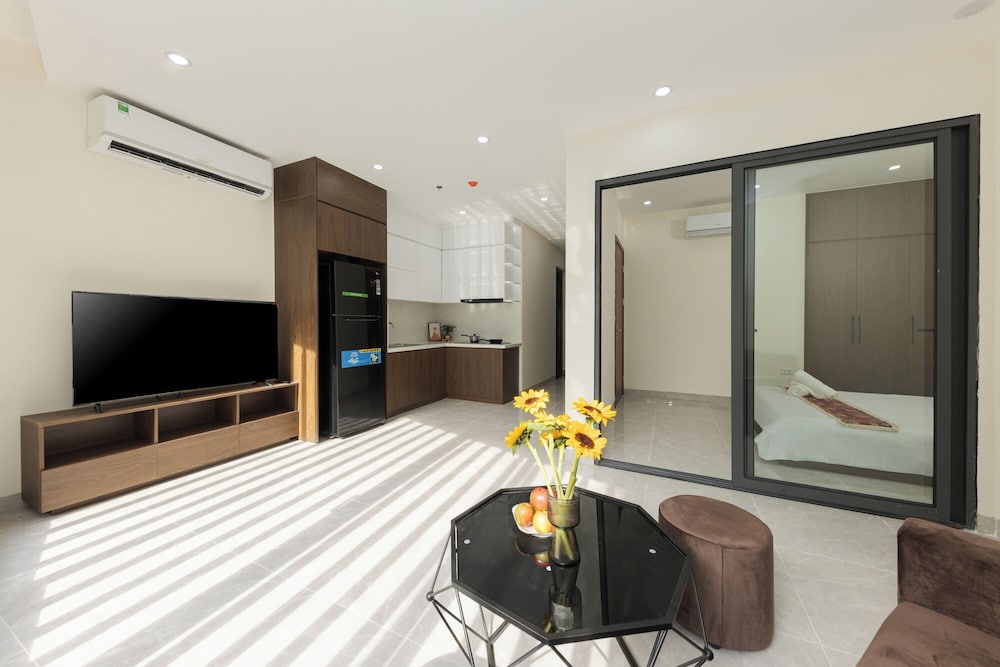 Townhouse Oak West Lake Apartment, Vietnam