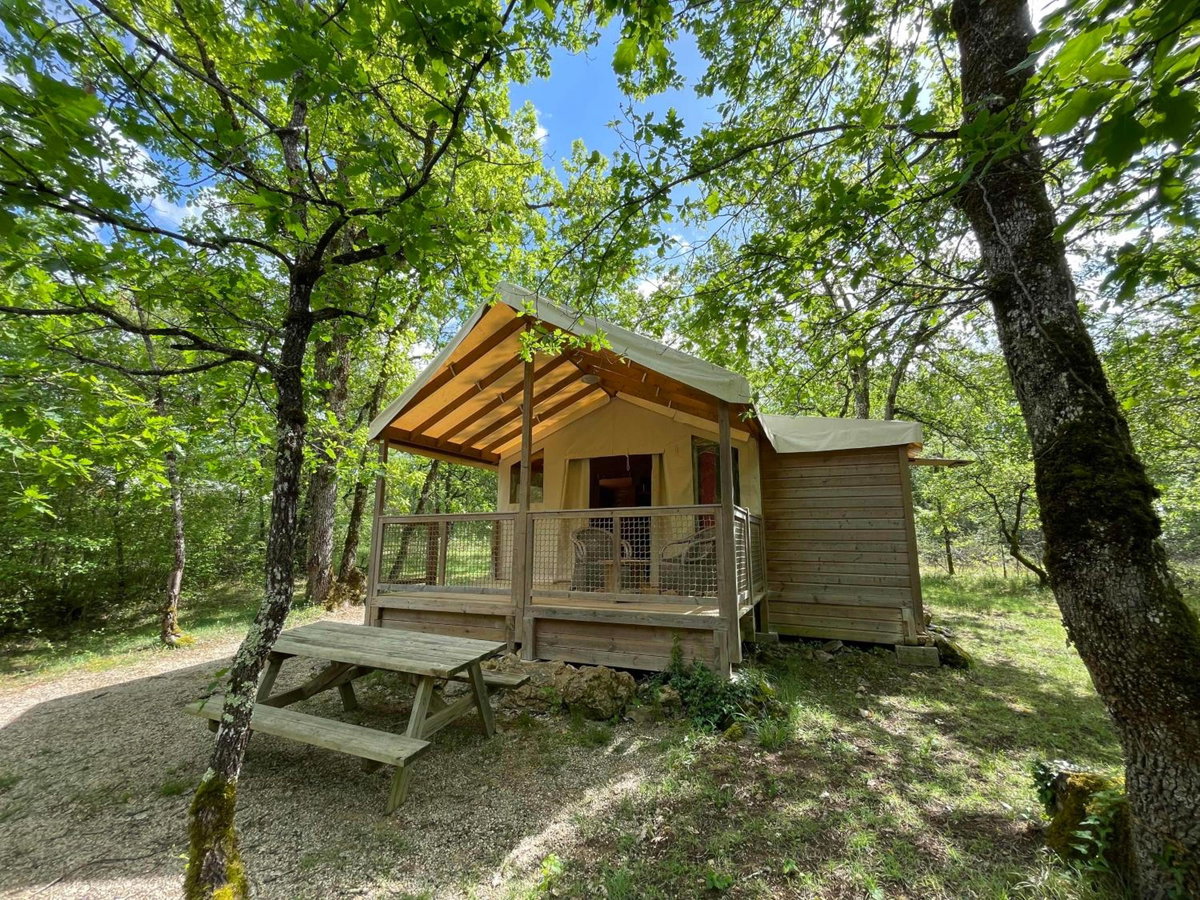 Hotel · Lodges du Bois Dodo - ancien Camping de Bois Redon, Septfonds