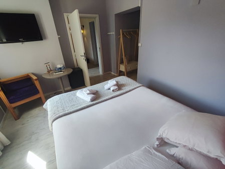 Moodz Hotel, Pont-Eveque, France