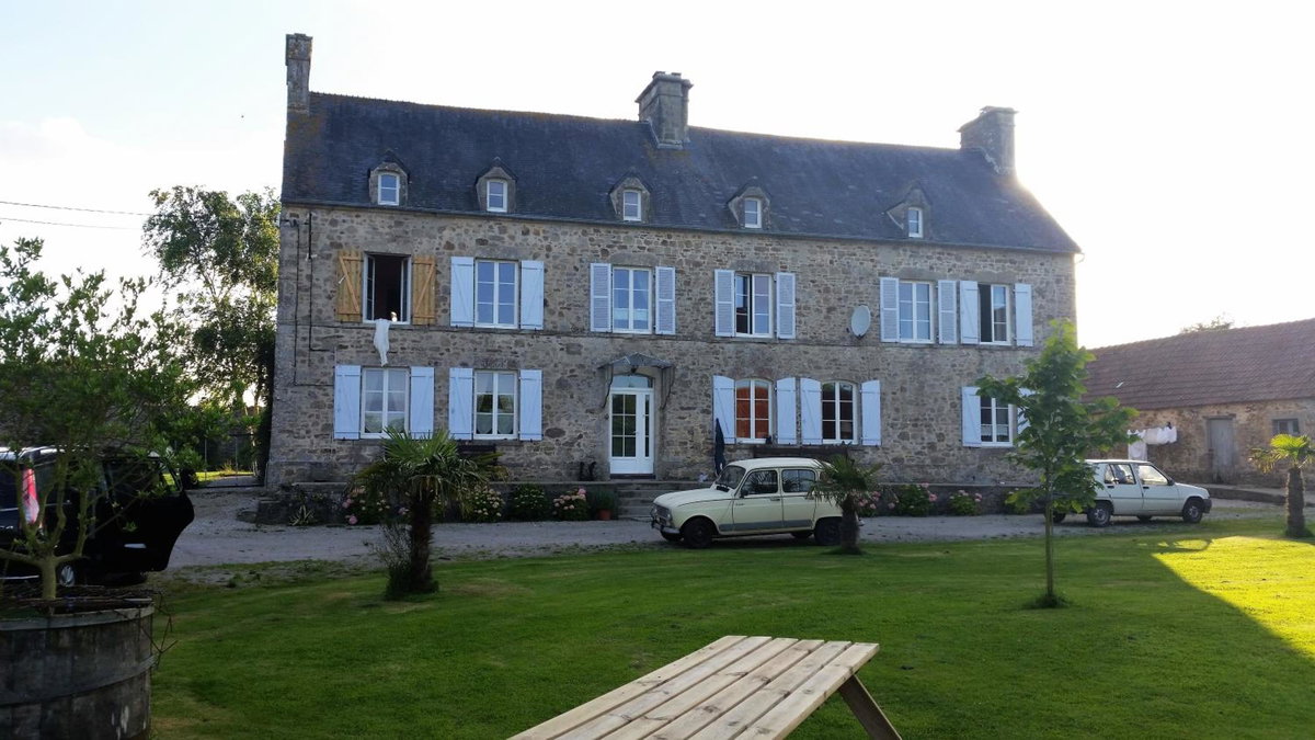Hotel · La Ferté Guest House, Saint-Floxel