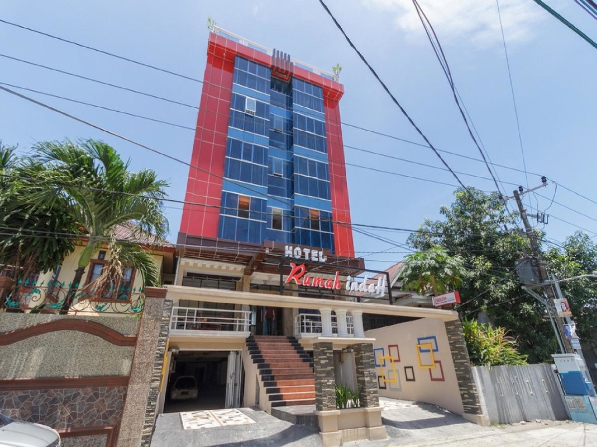 RedDoorz Plus at Boulevard Panakkukang Makassar, Indonesia