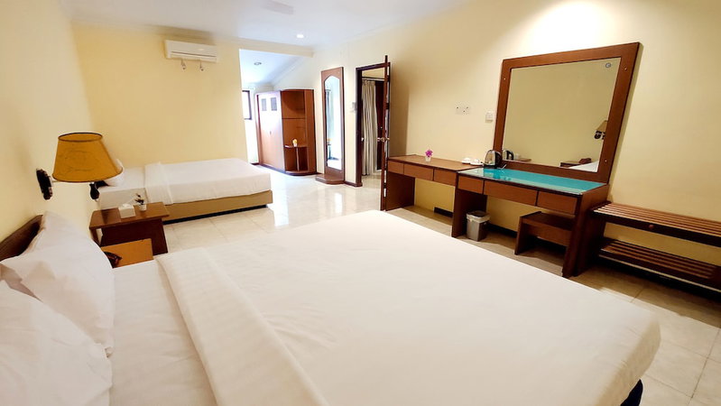 Penuin Hotel, Batam, Indonesia