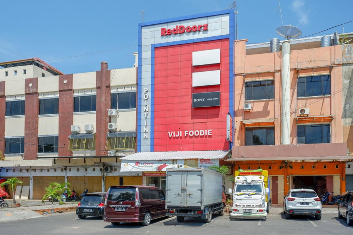RedDoorz Plus @ Losari Makassar, Indonesia
