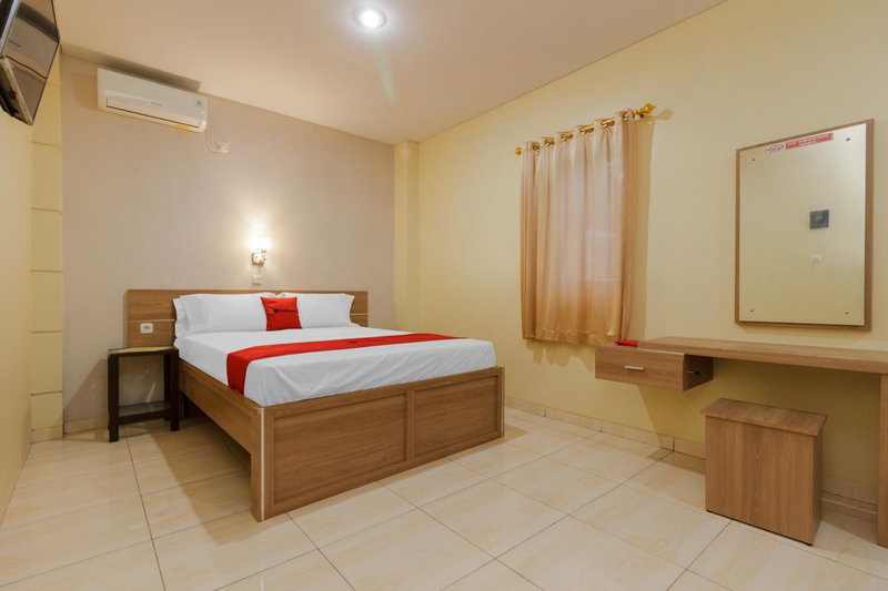 RedDoorz Plus near Pantai Malalayang Manado, Manado, Indonesia