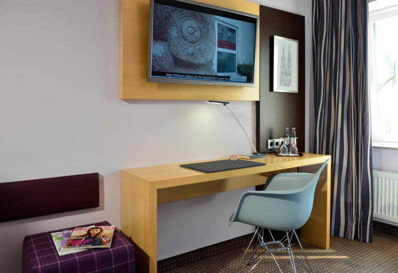 Hotel Uhu Garni - Superior, Cologne, Germany