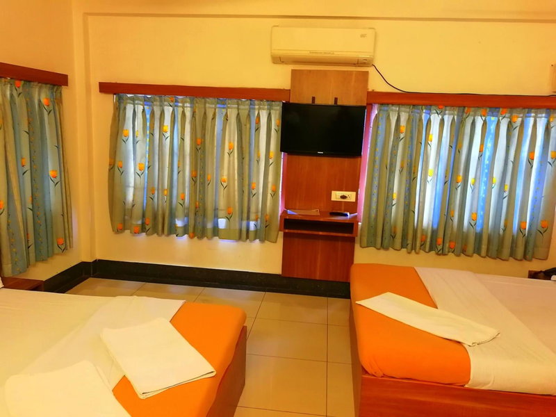 Hotel Picnic, Velānganni, India