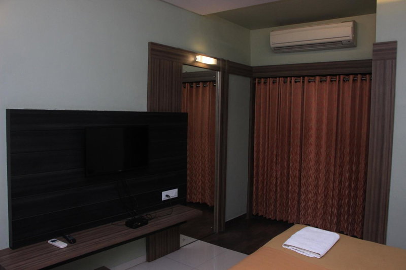 Hotel Sham Suman, Kolhapur- Opposite To Mahalaxmi Temple, Kolhapur, India