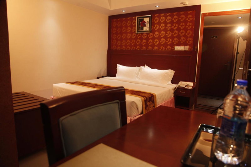 Hotel Hiton, Perintalmanna, India