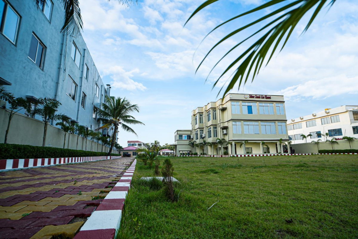Hotel · Silver Sand Eco Resort !! Beachfront !!, Mandarmoni